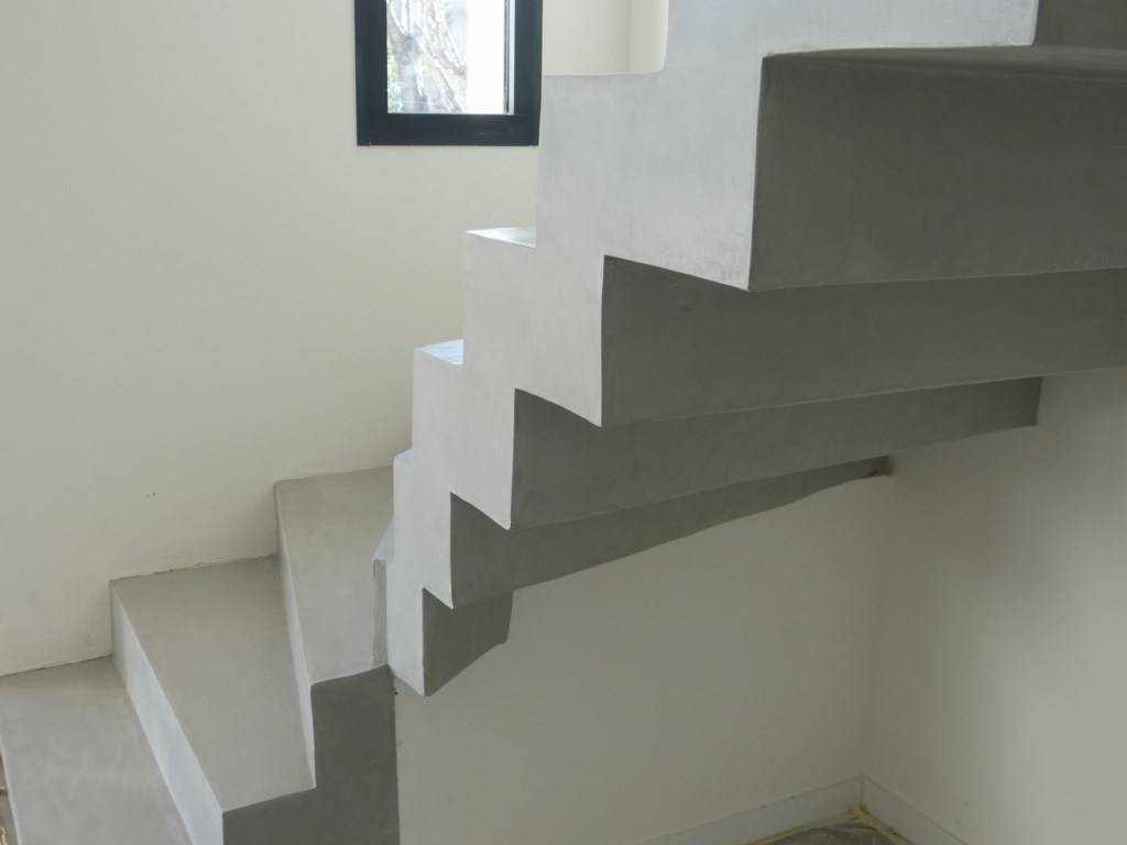 Création d'escalier en béton Saint-Marc-Jaumegarde