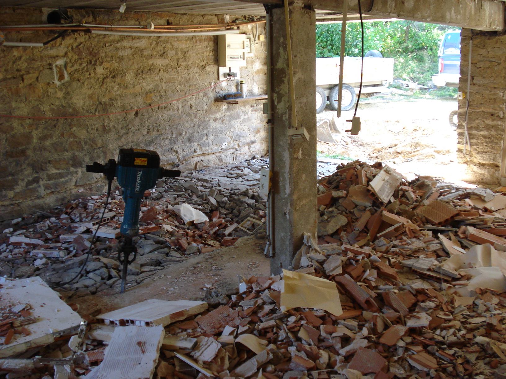 Démolition à Cornillon-Confoux