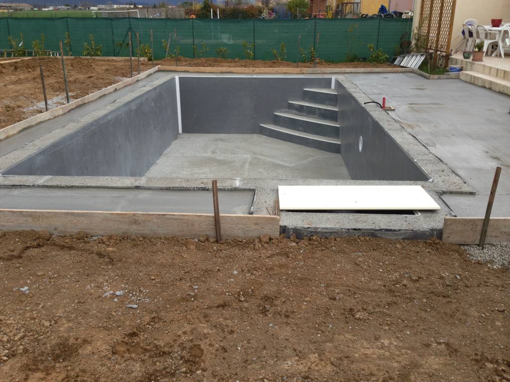 Création piscine béton Marseille